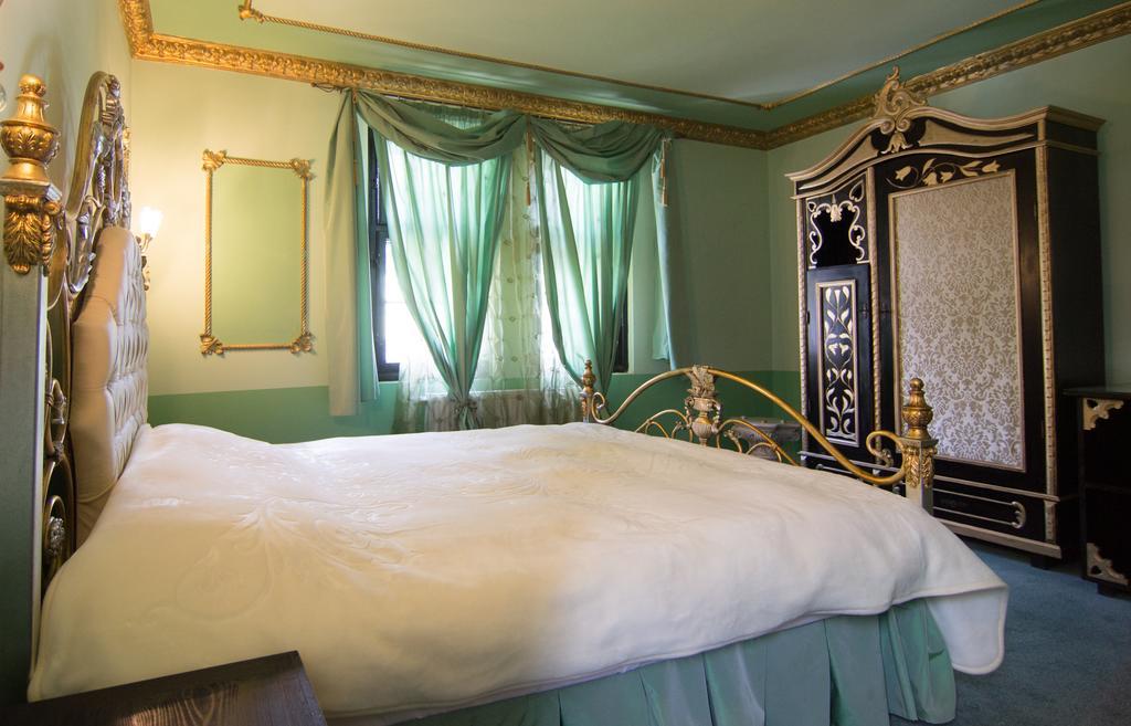Casa Cu Farfurii Hotel ซินายา ภายนอก รูปภาพ